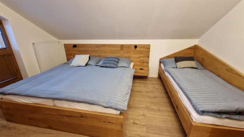 Spálňa3: Manželská+jednolôzko
